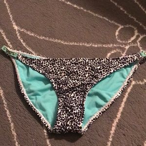 Bikini black spotted print & triangle top